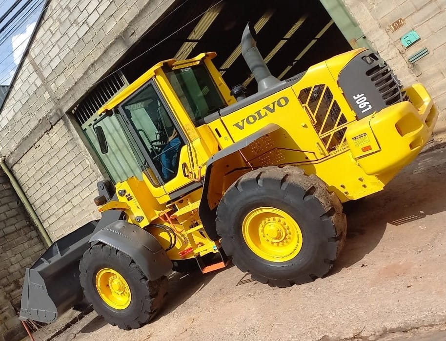 Pá Carregadeira Volvo L90F 2015 - Imagem 2