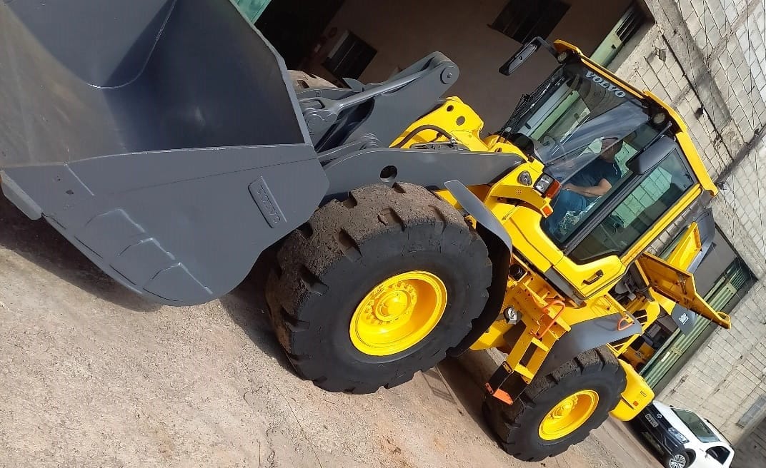 Pá Carregadeira Volvo L90F 2015 - Imagem 3