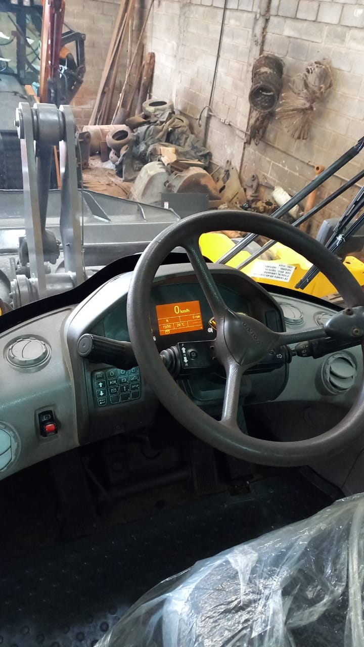 Pá Carregadeira Volvo L90F 2015 - Imagem 7