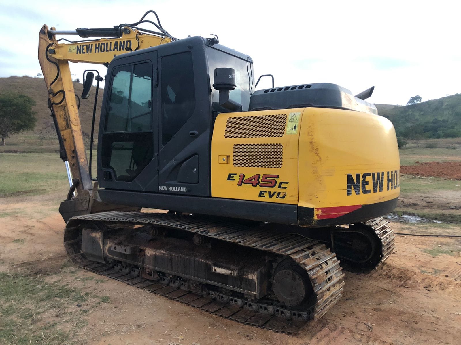 Escavadeira New Holland E145C-EVO 2017 - Imagem 3