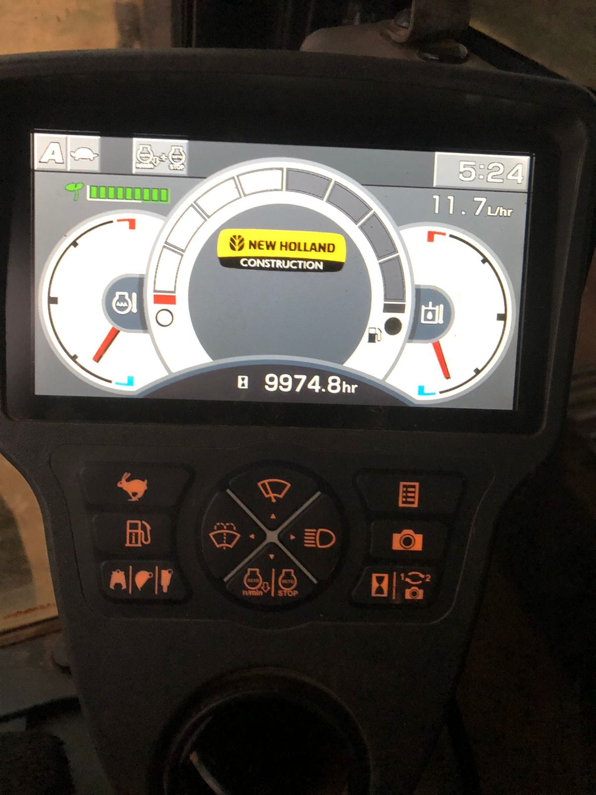 Escavadeira New Holland E145C-EVO 2017 - Imagem 8
