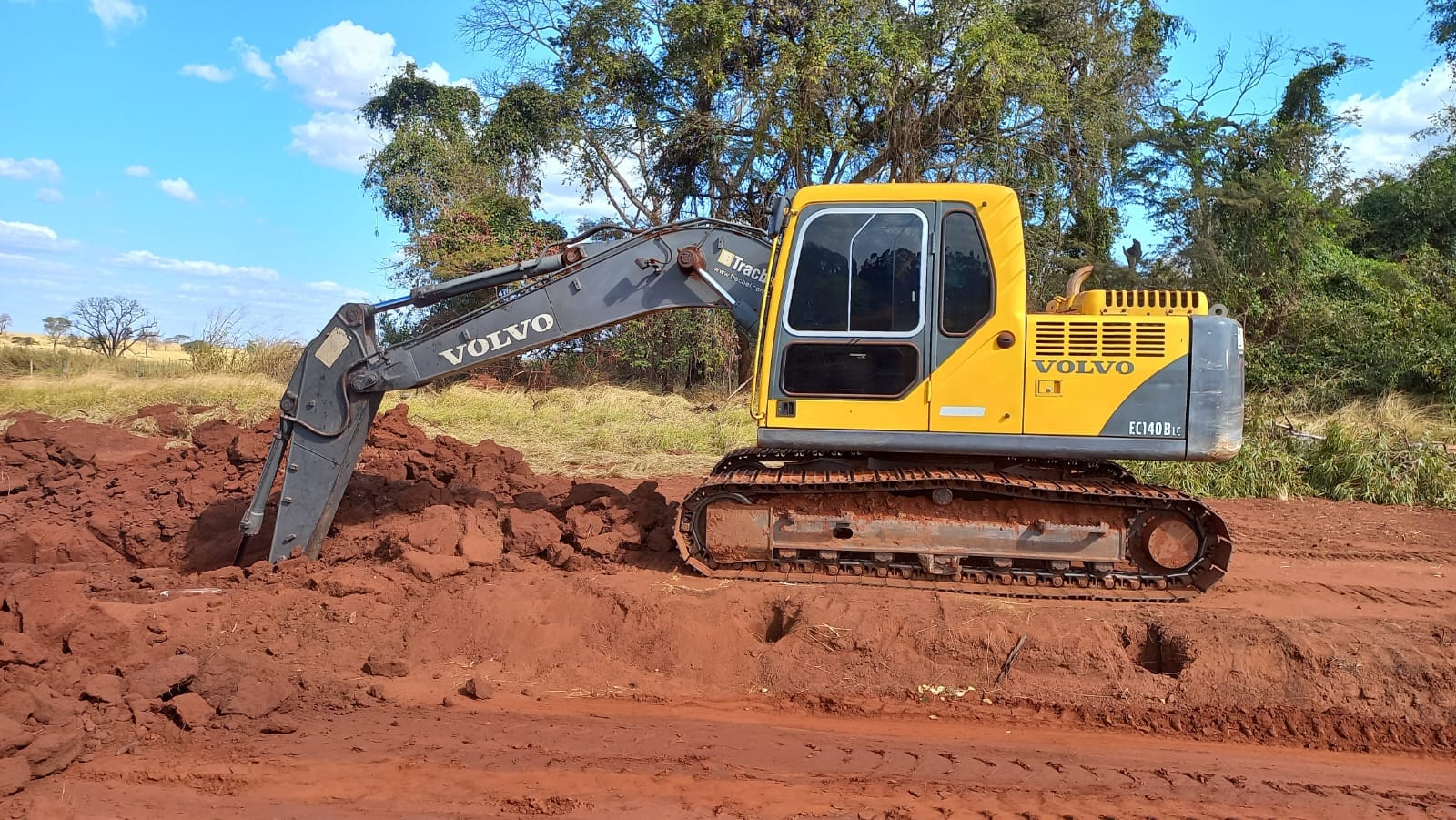 Escavadeira Volvo EC140 BLC 2013 - Imagem 1