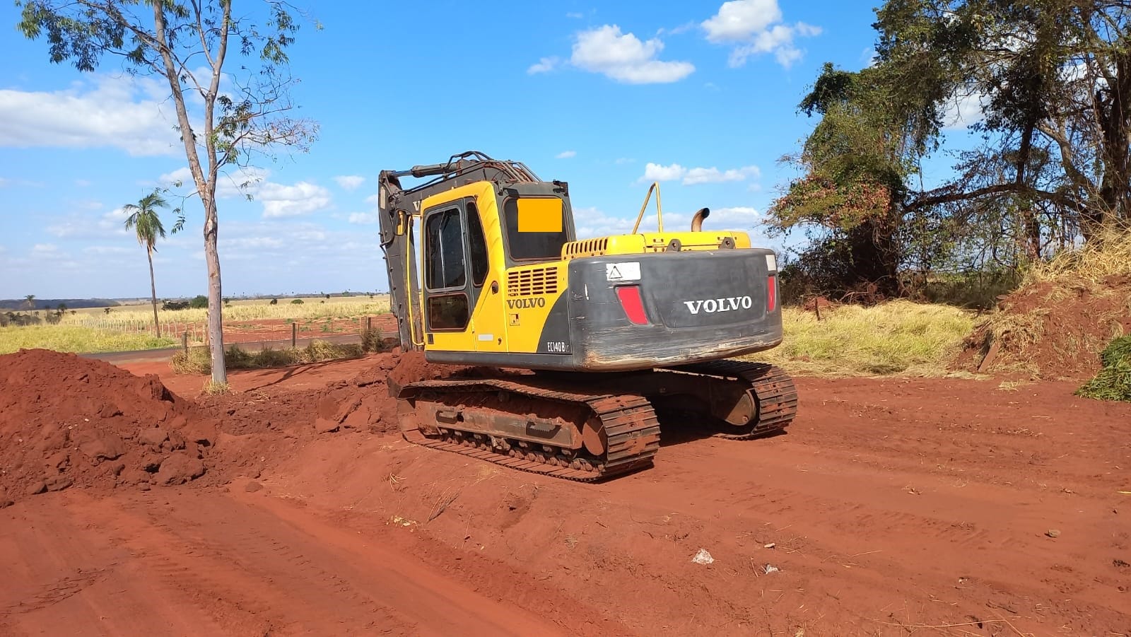 Escavadeira Volvo EC140 BLC 2013 - Imagem 4