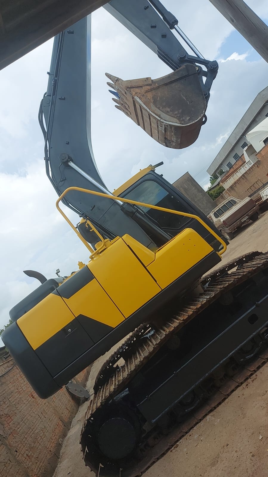 Escavadeira Volvo EC140 BLC 2013 - Imagem 2