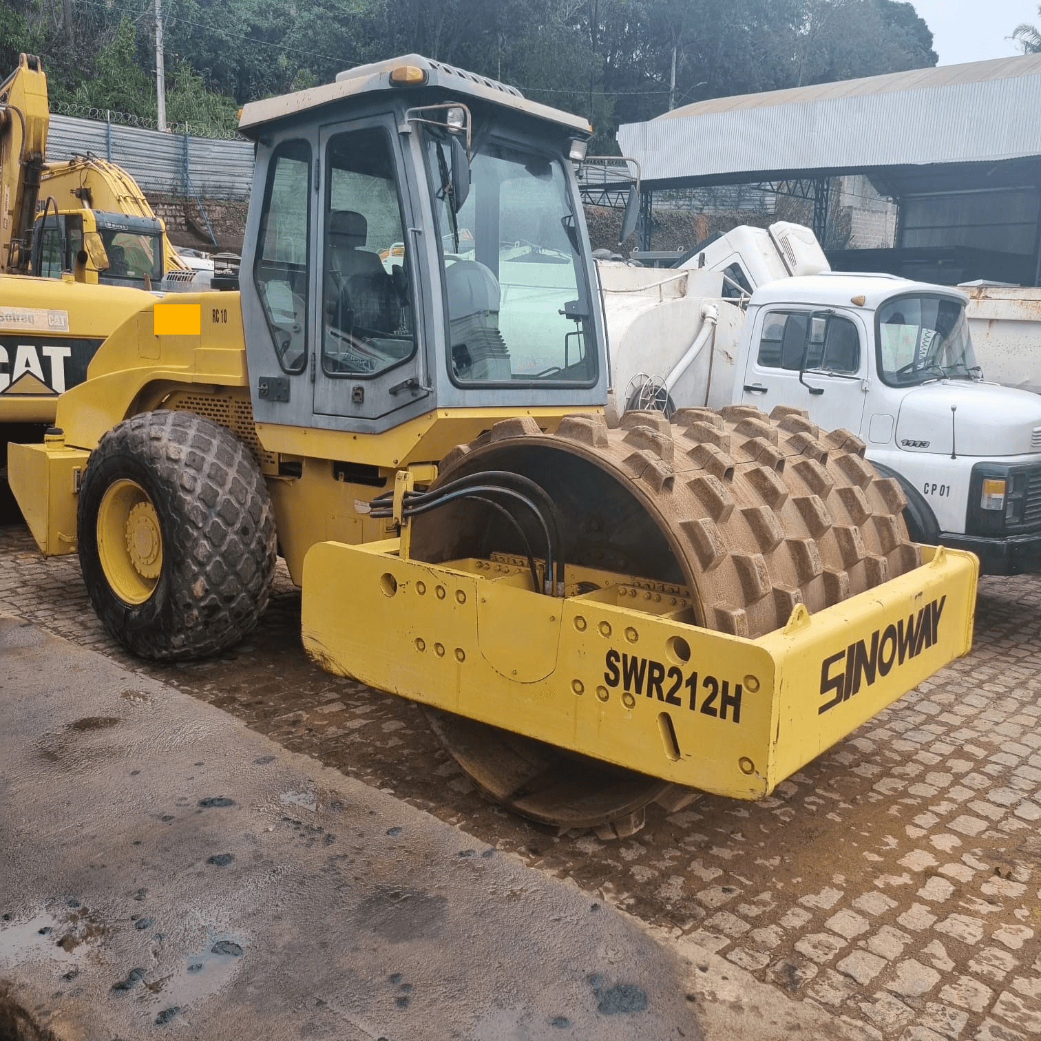 Rolo compactador Sinoway SWR212H 2011 - Imagem 1