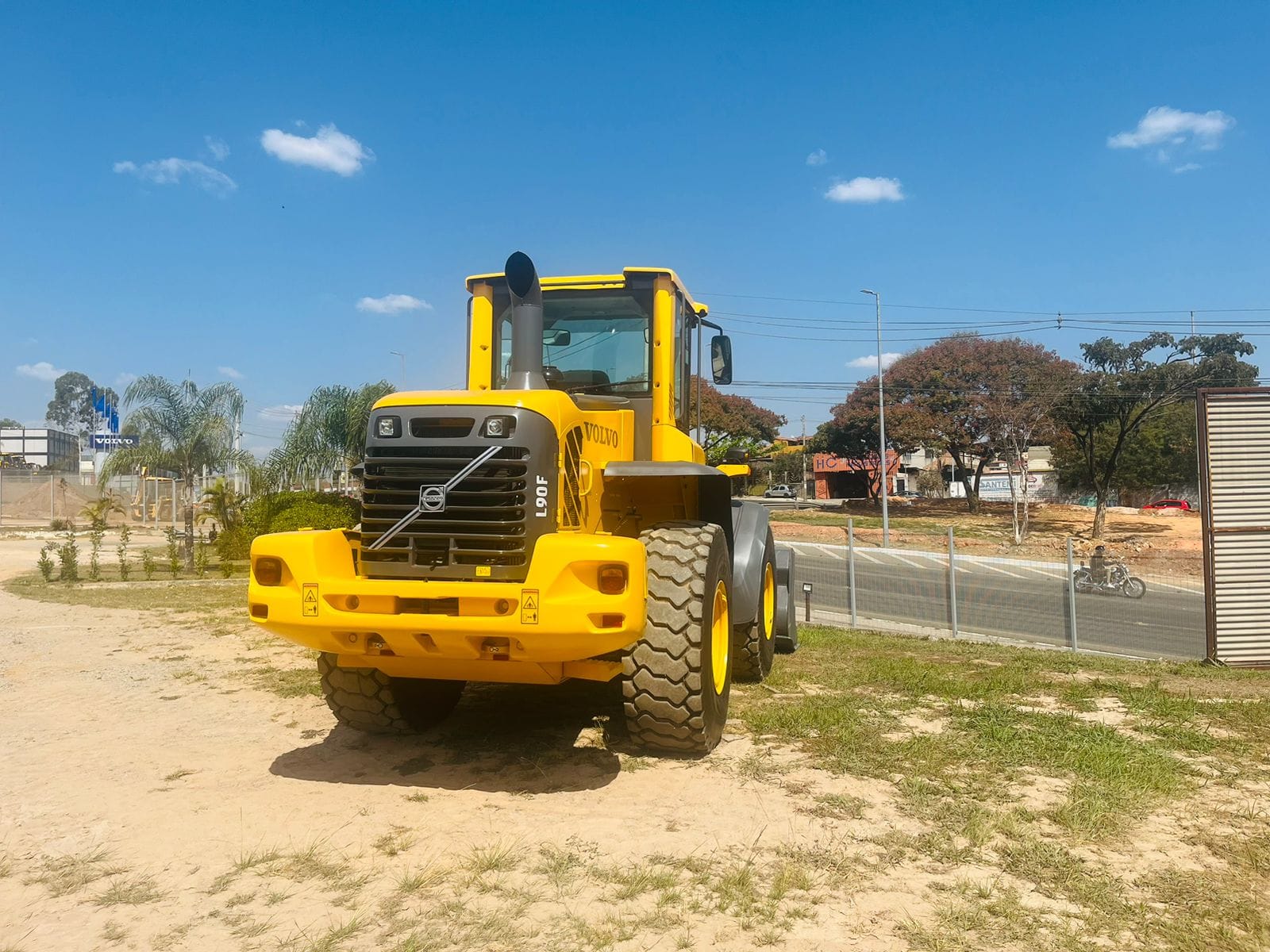 Pá Carregadeira Volvo L90F 2017 - Imagem 2