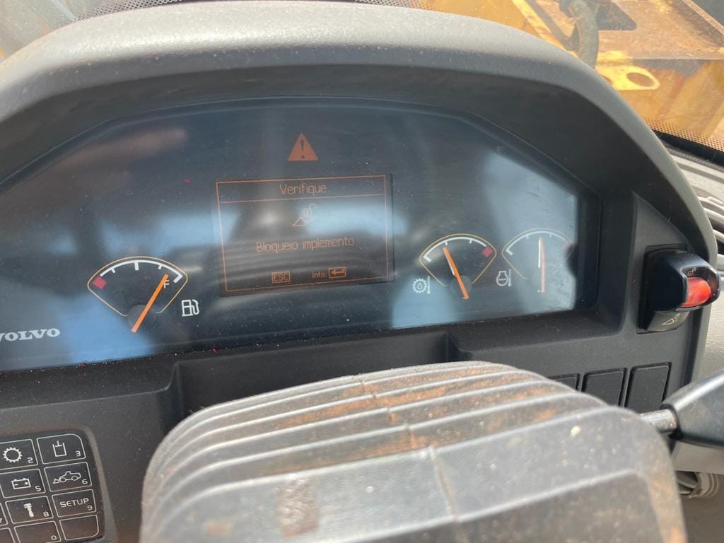 Pá Carregadeira Volvo L110F 2014 - Imagem 25