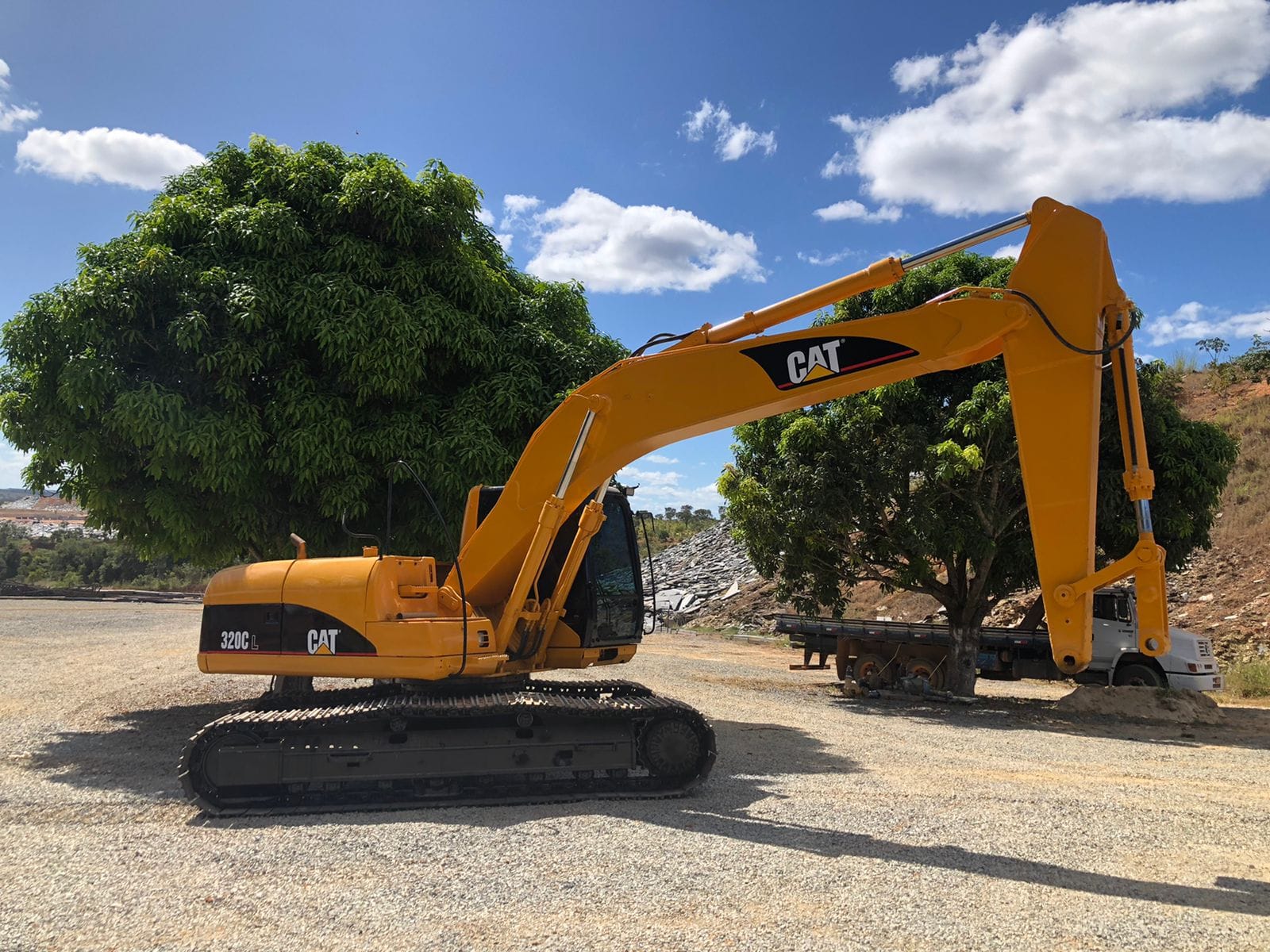 Escavadeira Caterpillar 320CL 2005 - Imagem 1