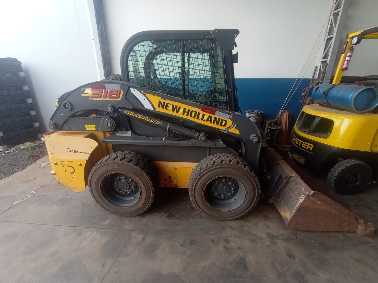 Mini Carregadeira New Holland L318 2021 - Imagem 1