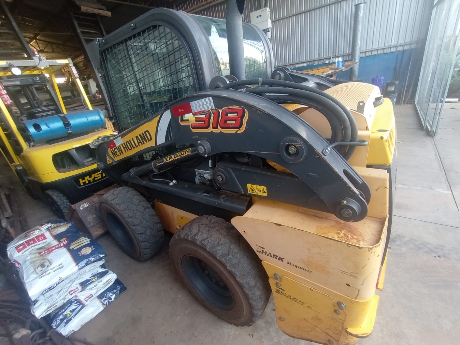Mini Carregadeira New Holland L318 2021 - Imagem 3