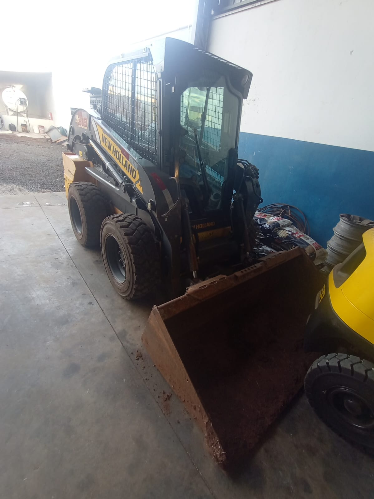 Mini Carregadeira New Holland L318 2021 - Imagem 4