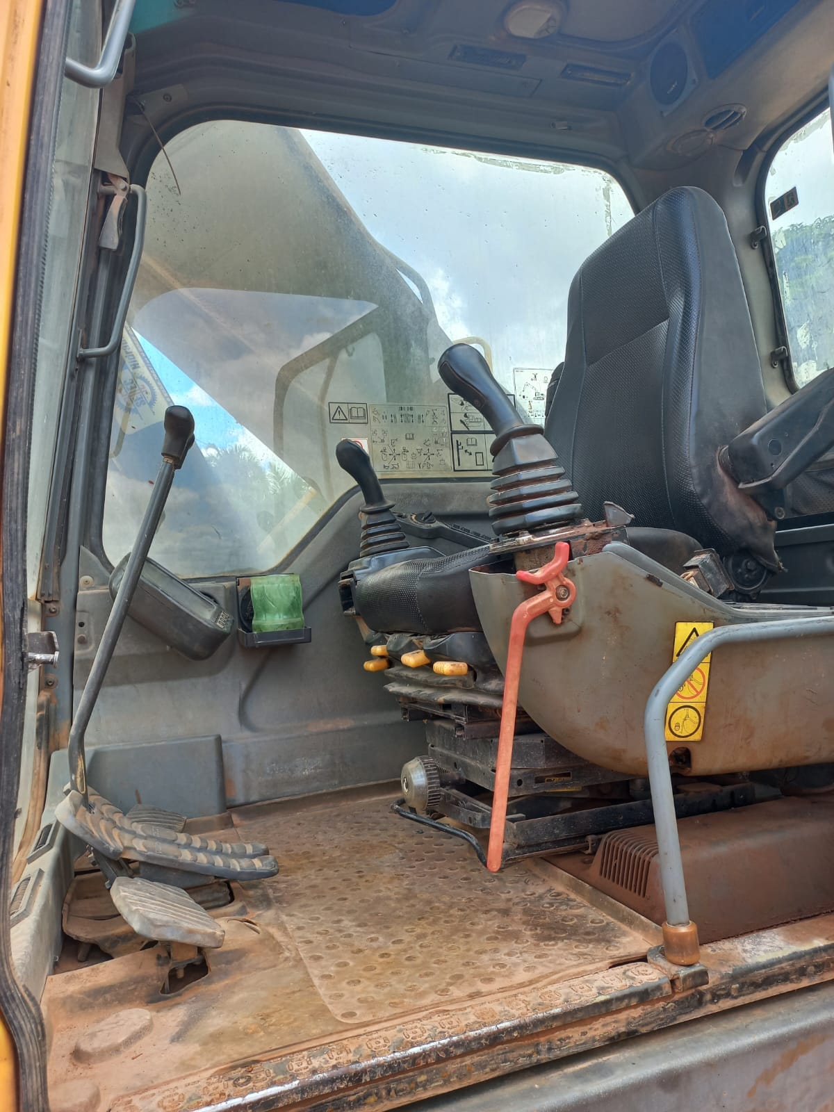 Escavadeira Volvo EC240BLC 2011 - Imagem 6