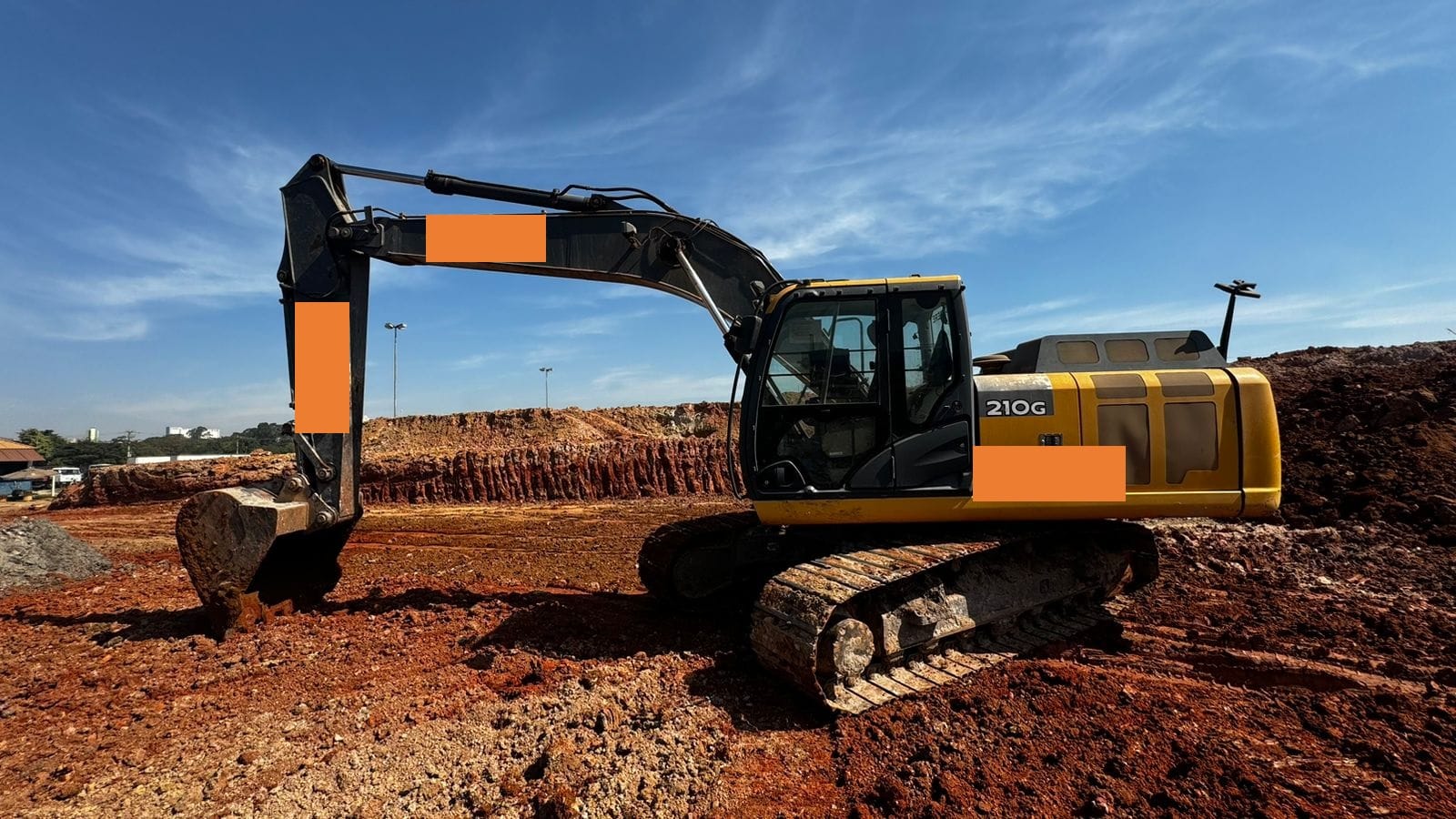 Escavadeira John Deere 210G 2014 - Imagem 1