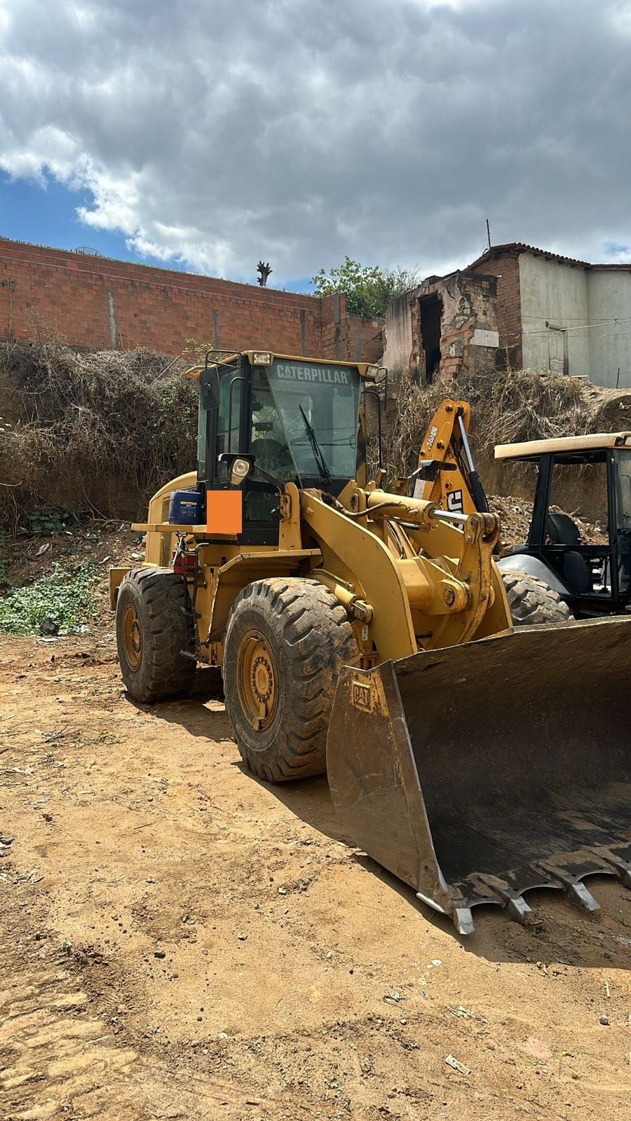 Pá Carregadeira Caterpillar 938H 2012 - Imagem 1