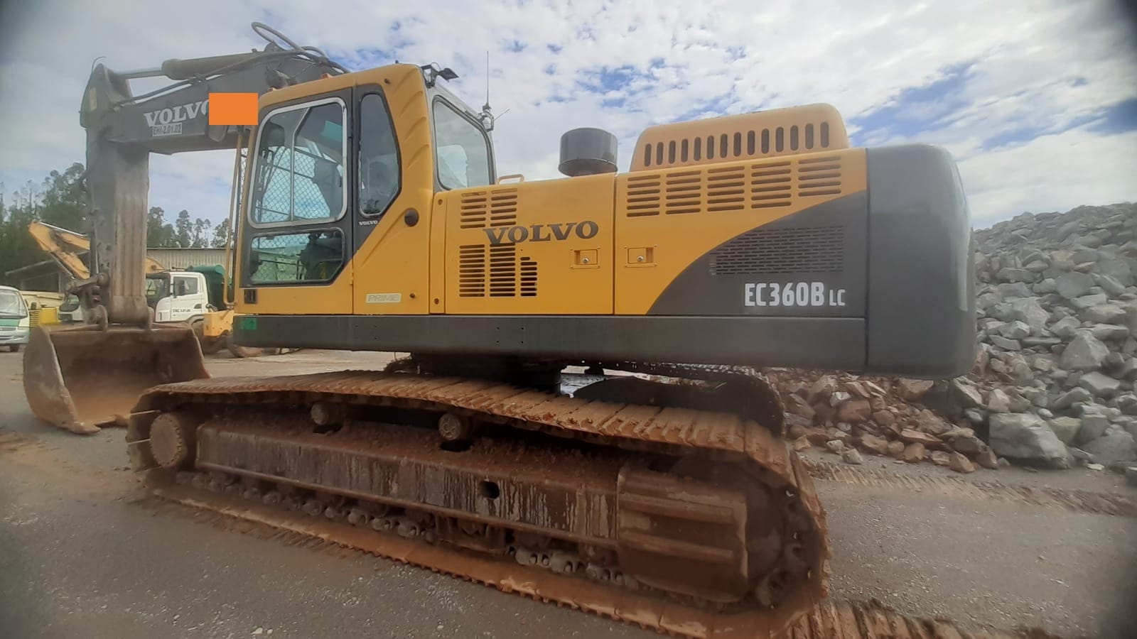 Escavadeira Volvo EC360BLC 2012 - Imagem 1
