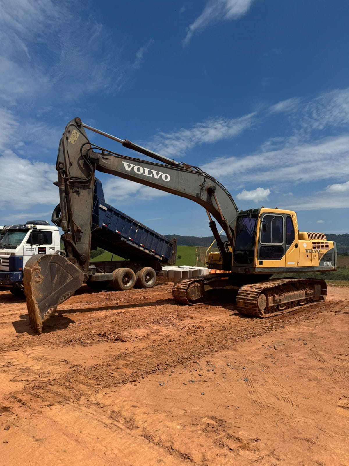Escavadeira Volvo EC210BLC 2010 - Imagem 1