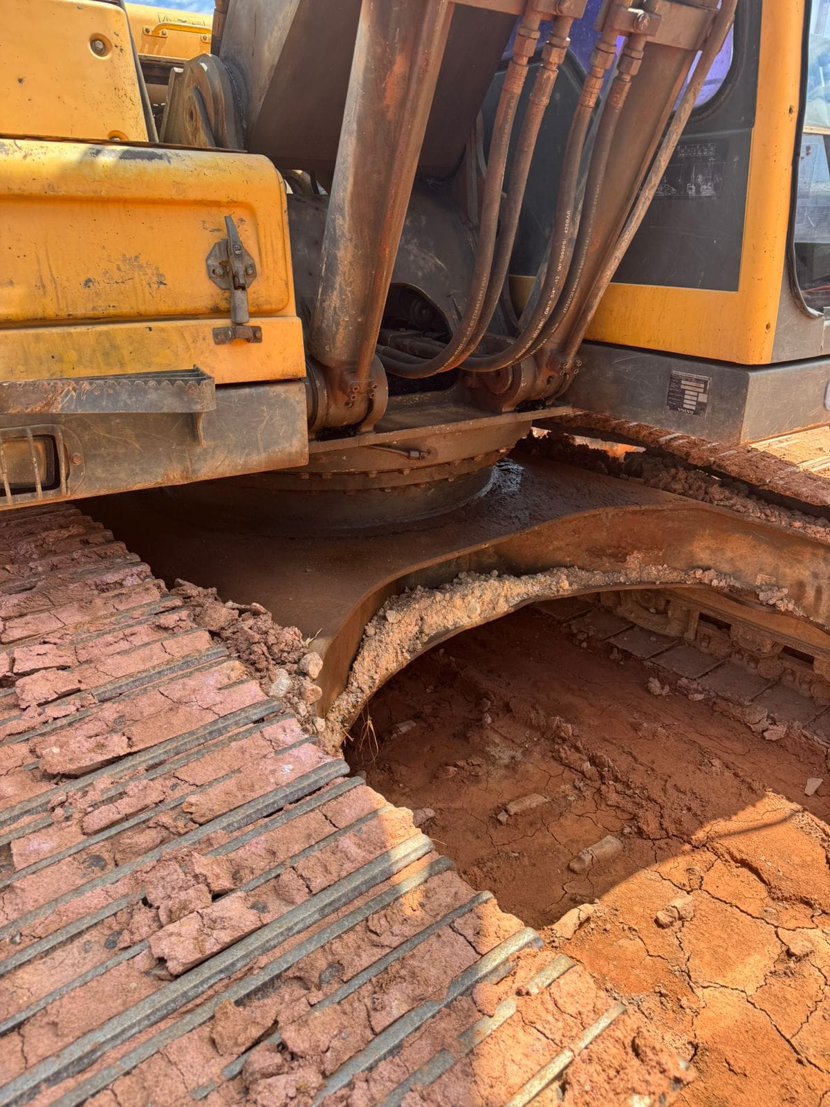 Escavadeira Volvo EC210BLC 2010 - Imagem 5