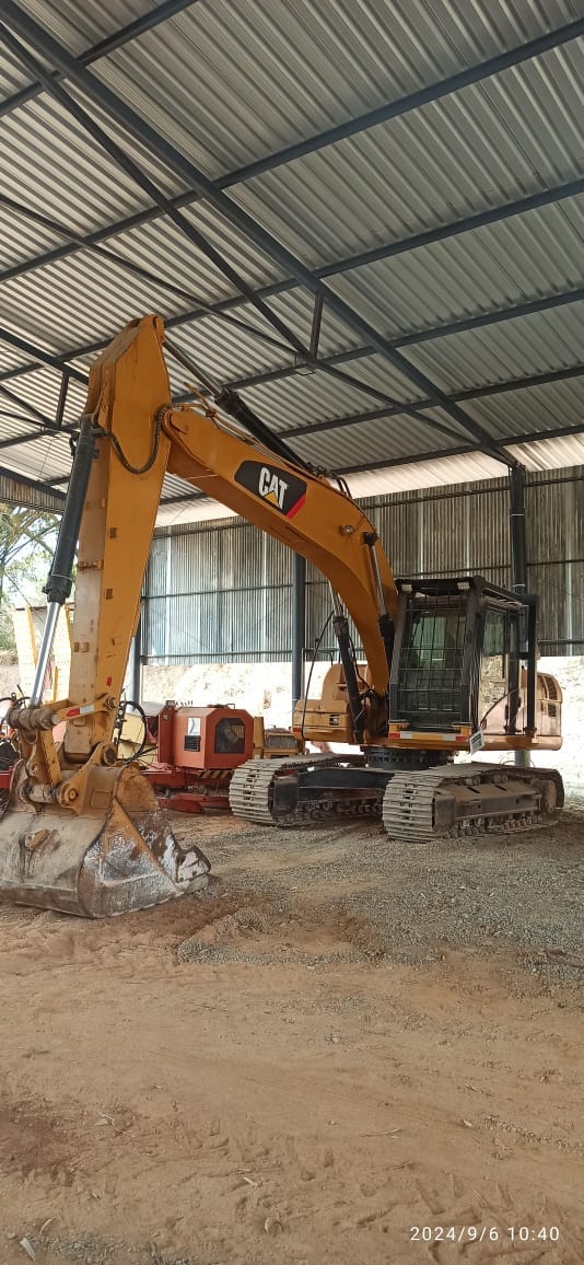 Escavadeira Caterpillar 320D 2012 - Imagem 1