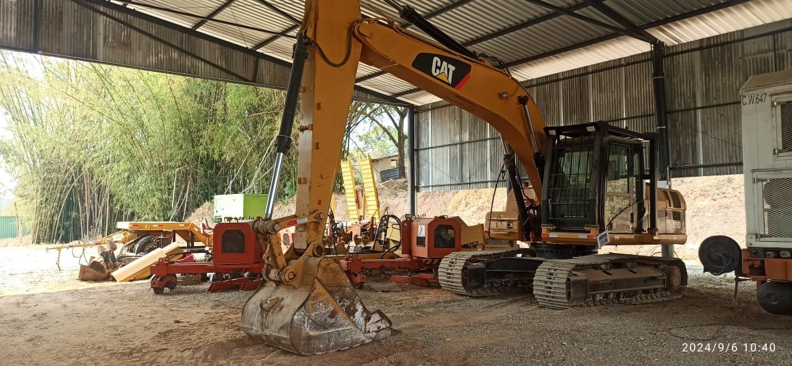 Escavadeira Caterpillar 320D 2012 - Imagem 18