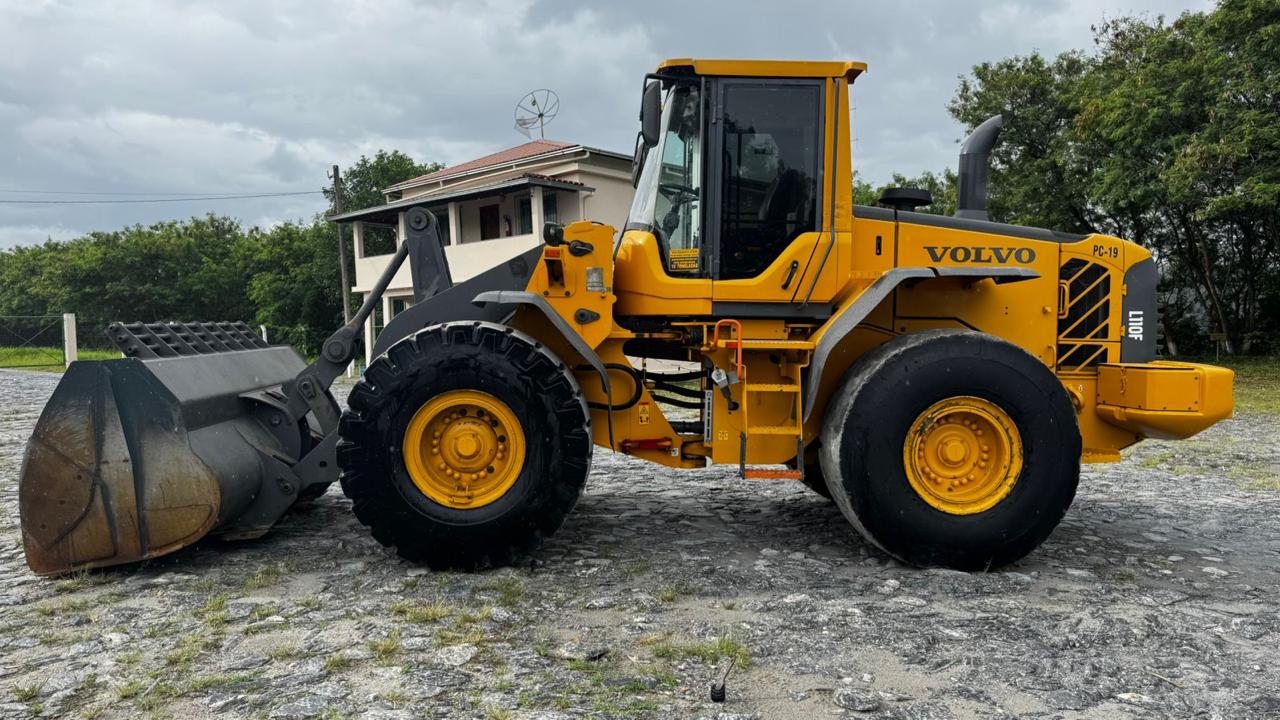 Pá Carregadeira Volvo L110F 2016 - Imagem 1