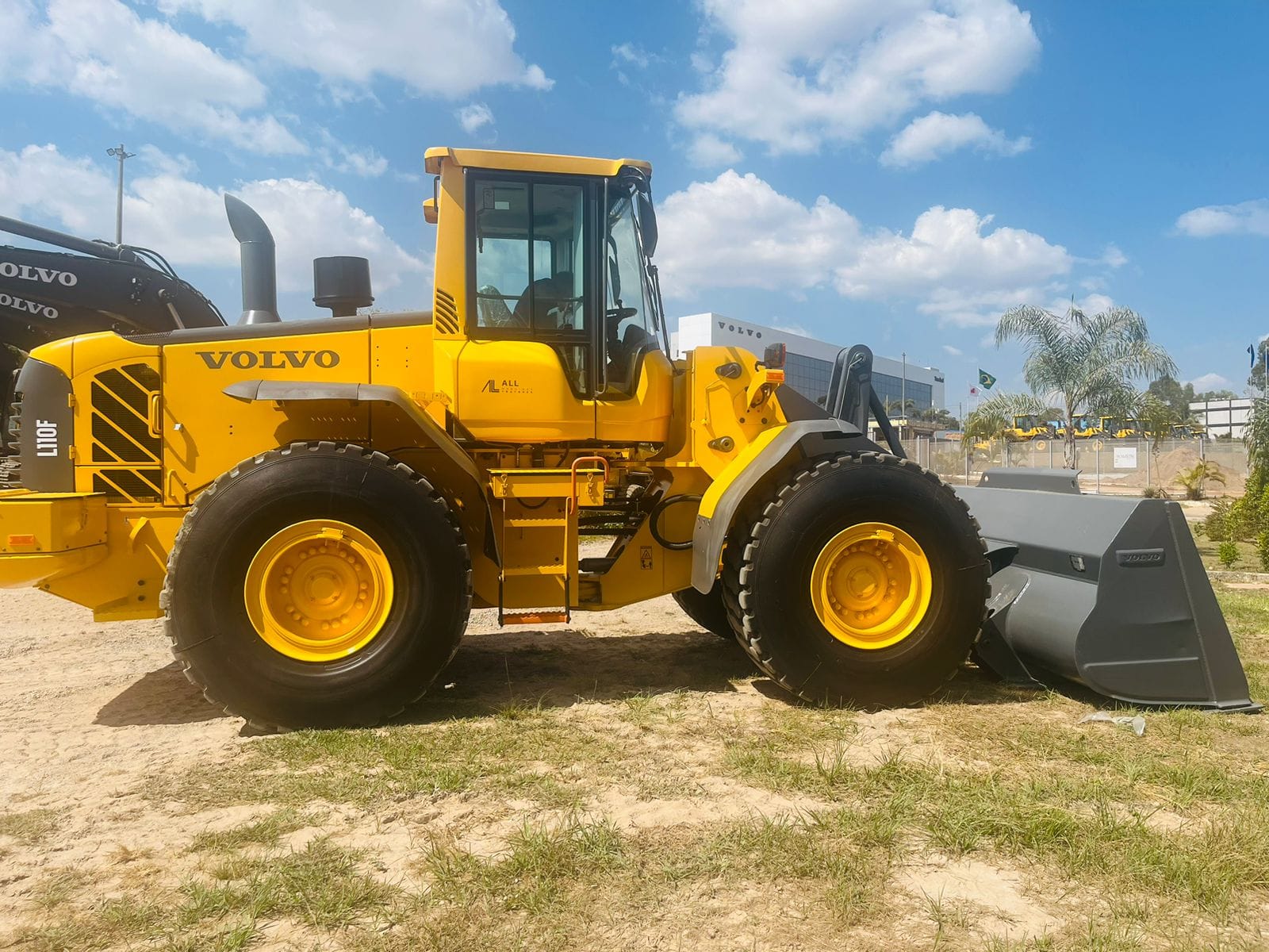 Pá Carregadeira Volvo L110F 2013 - Imagem 10