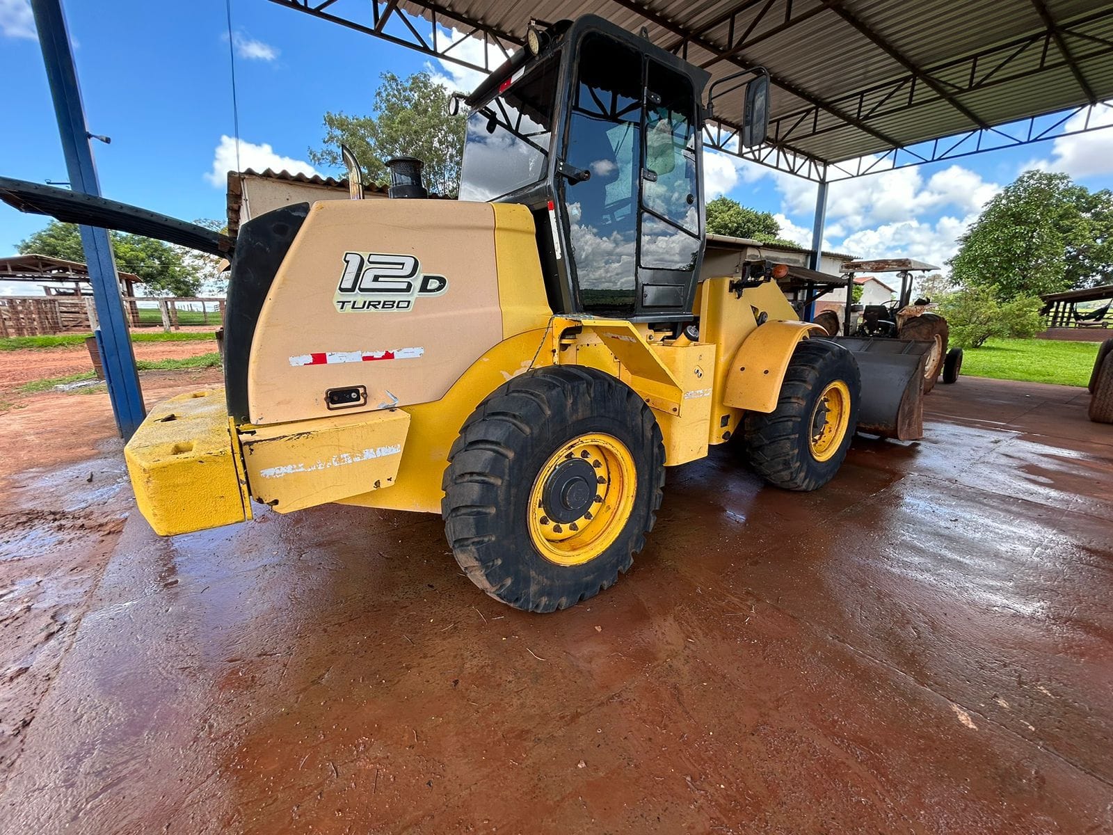 Pá Carregadeira New Holland 12D 2014 - Imagem 1