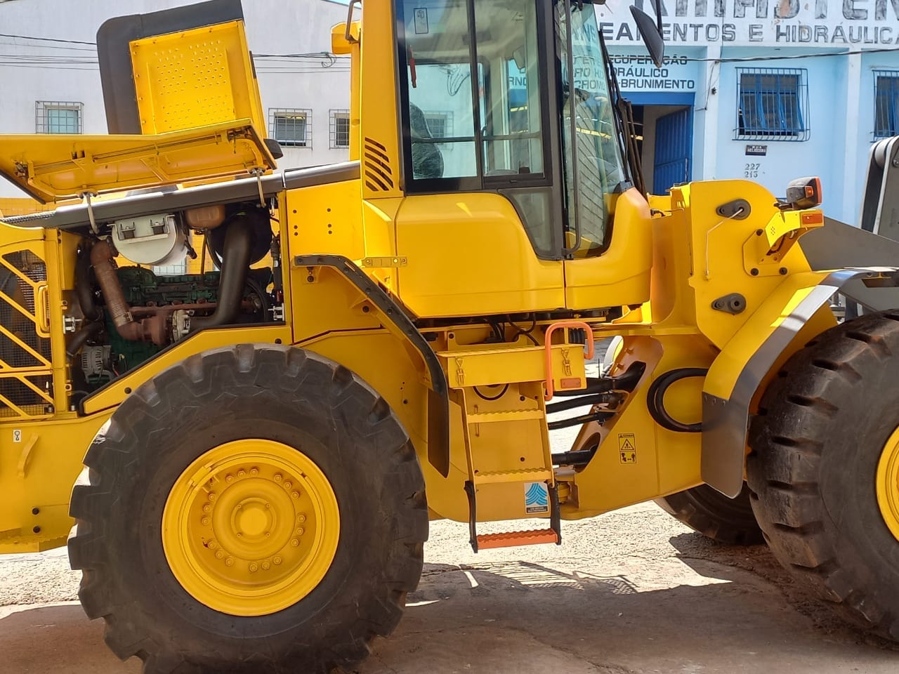 Pá Carregadeira Volvo L110F 2014 - Imagem 3