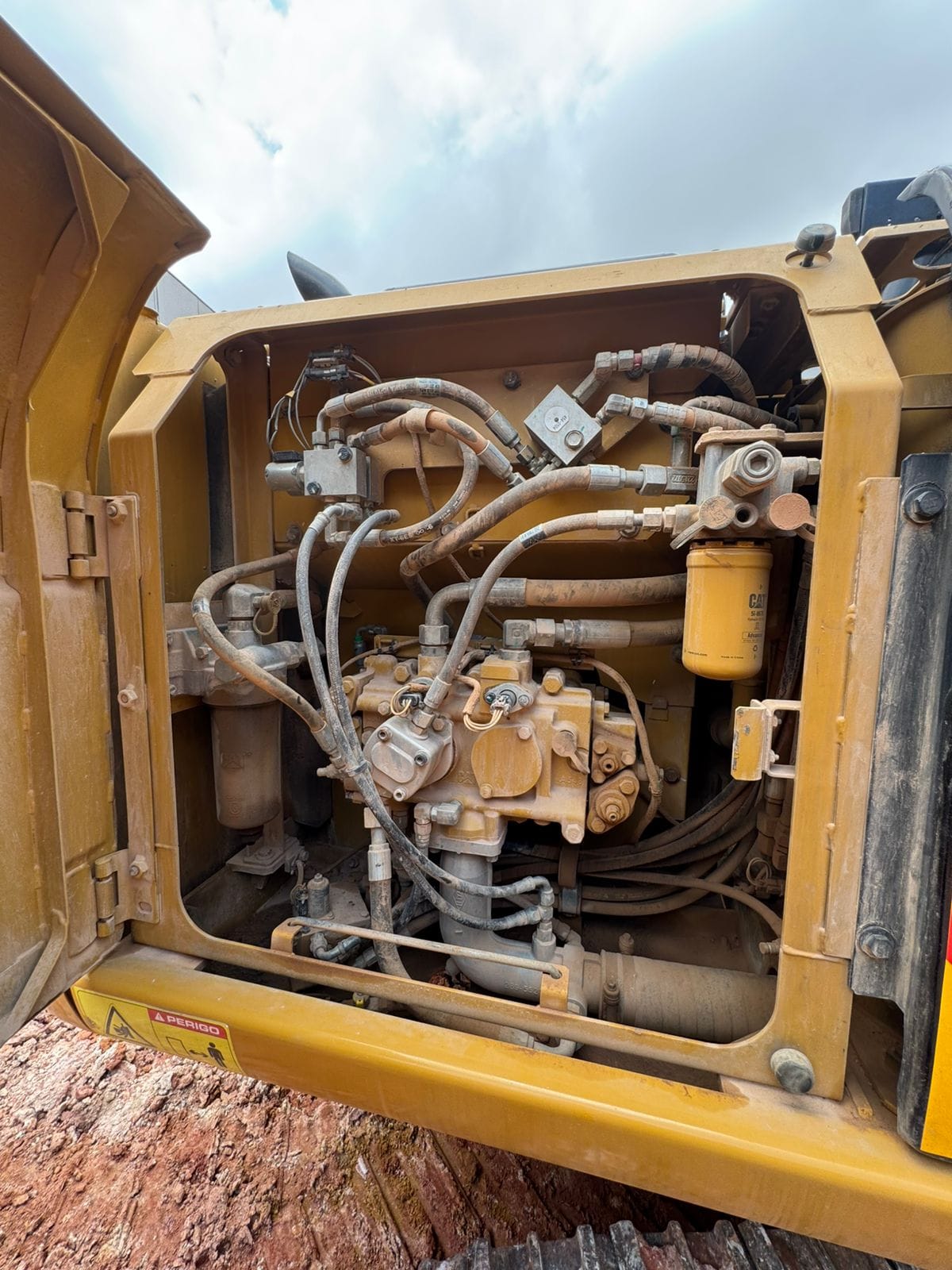 Escavadeira Caterpillar 318D2L 2019 - Imagem 11