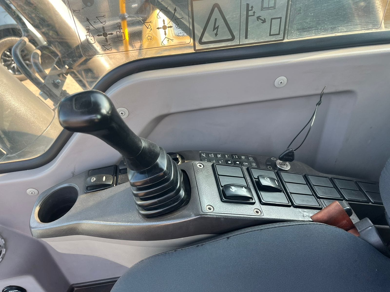 Escavadeira Volvo EC210D 2019 - Imagem 4