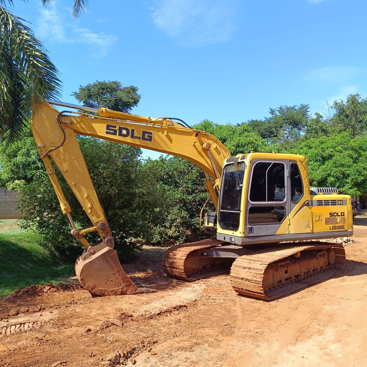 Escavadeira SDLG LG6150E 2014 - Imagem 1