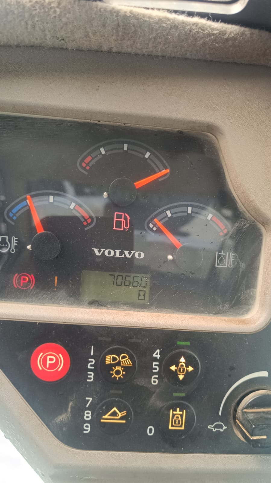 Mini Carregadeira Volvo MC95C 2015 - Imagem 8