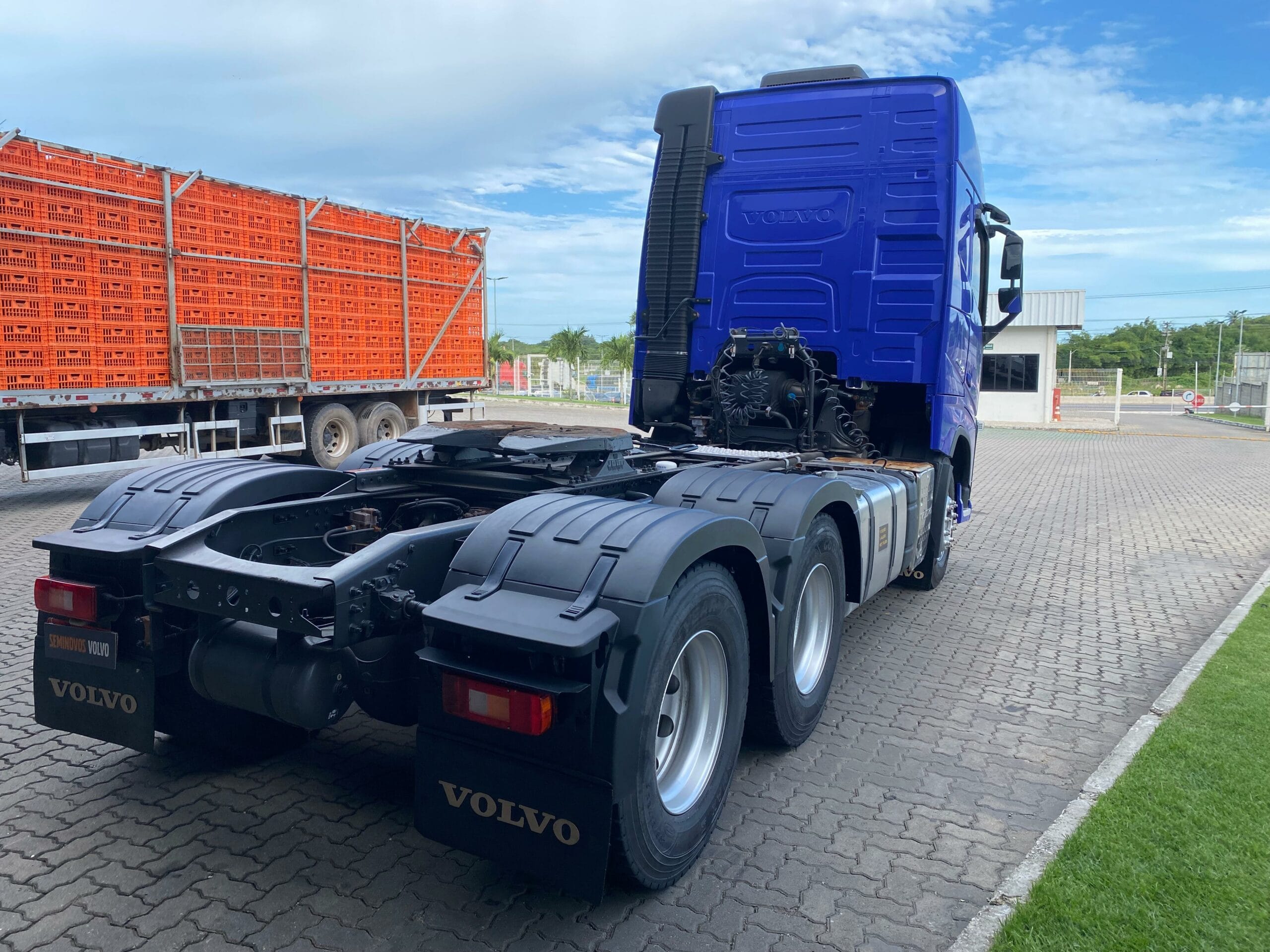 Caminhão Volvo FH 540 6x4T 2020 - Imagem 6