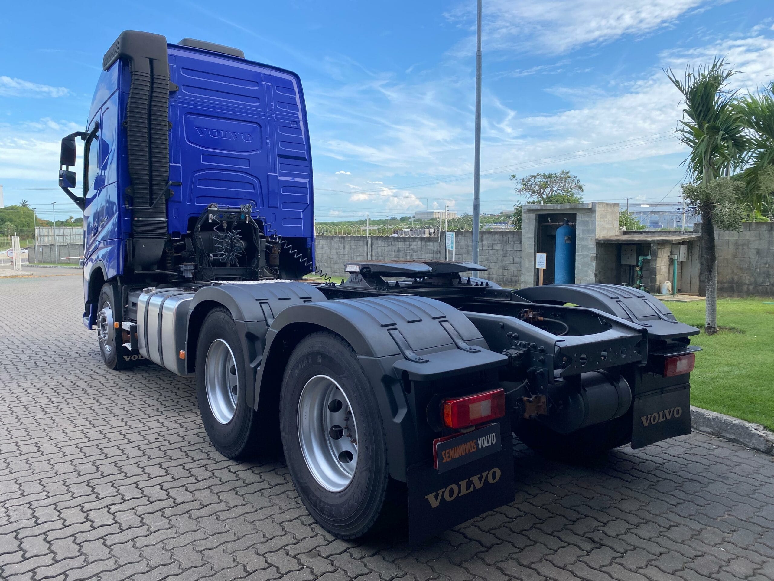 Caminhão Volvo FH 540 6x4T 2020 - Imagem 8