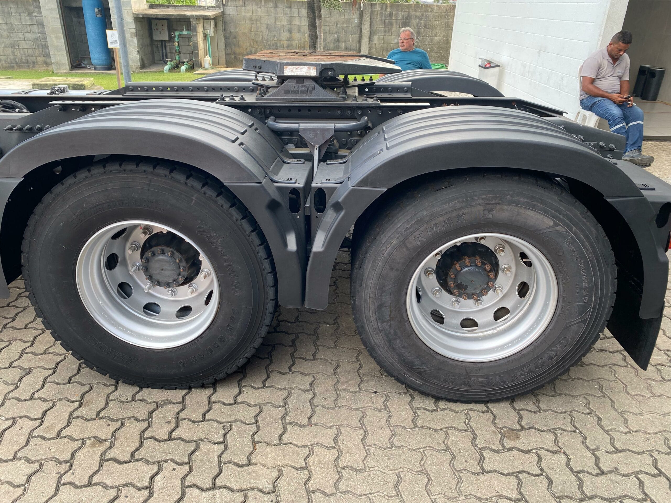 Caminhão Volvo FH 540 6x4T 2020 - Imagem 12