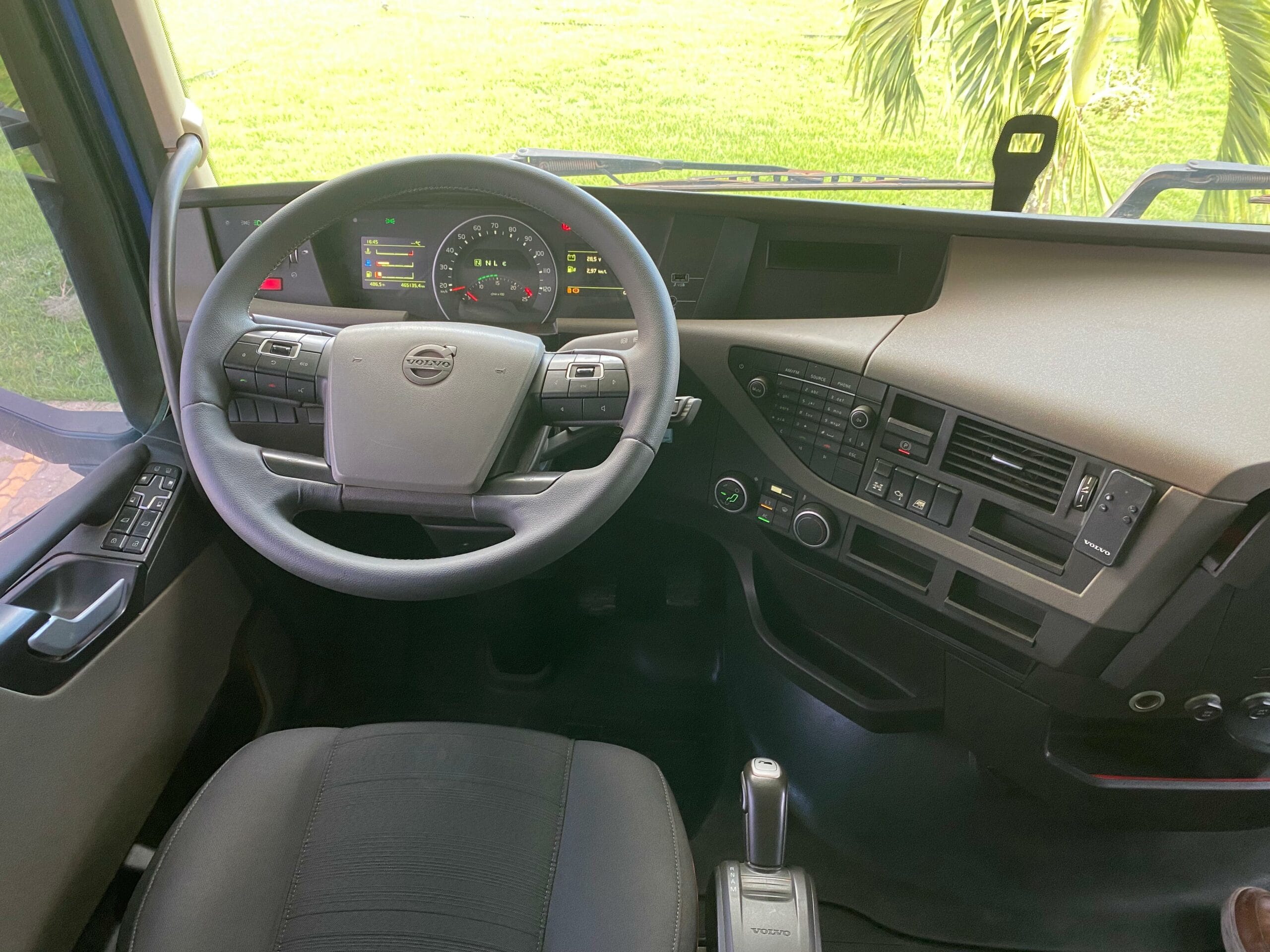 Caminhão Volvo FH 540 6x4T 2020 - Imagem 17