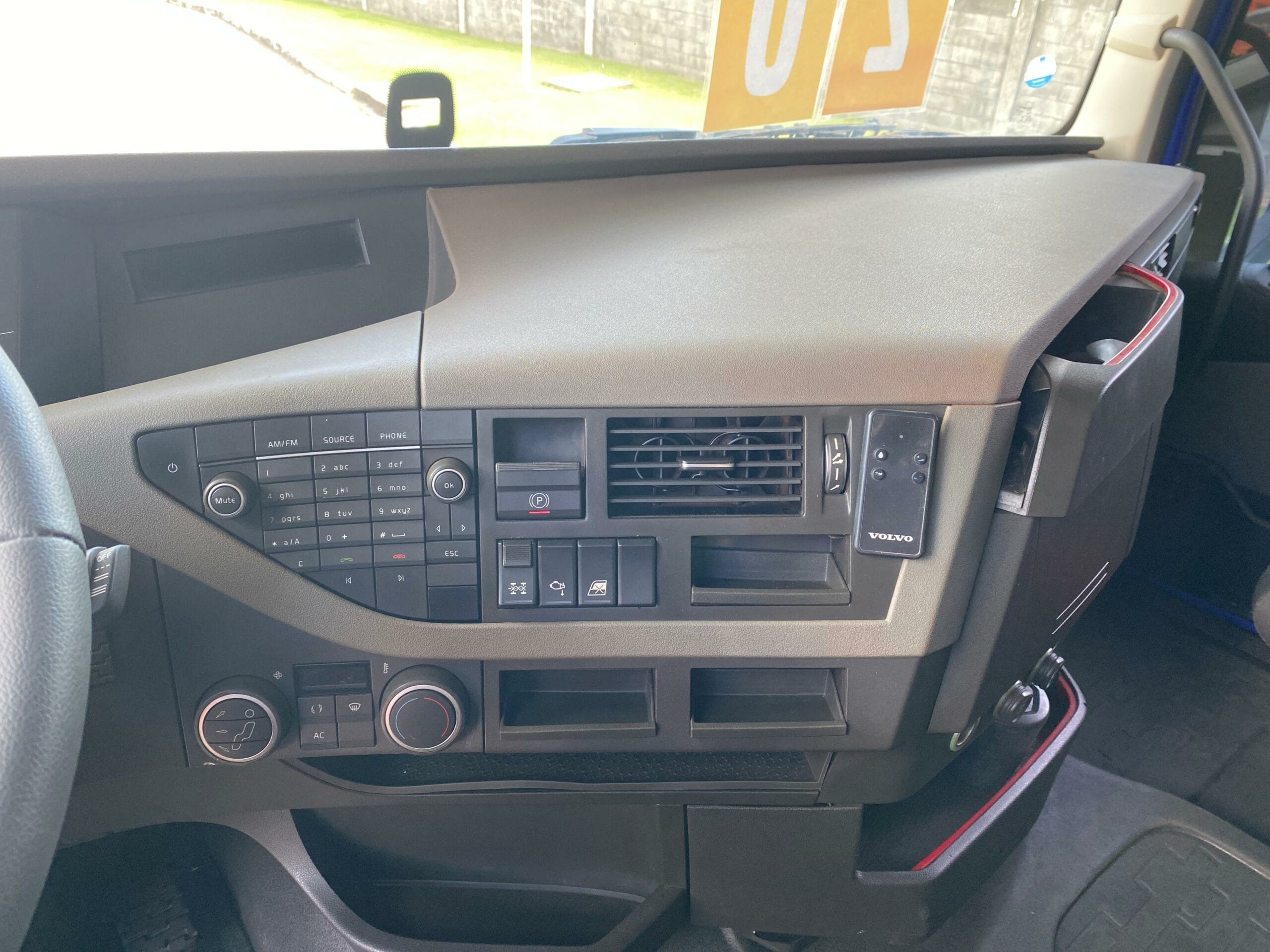 Caminhão Volvo FH 540 6x4T 2020 - Imagem 18