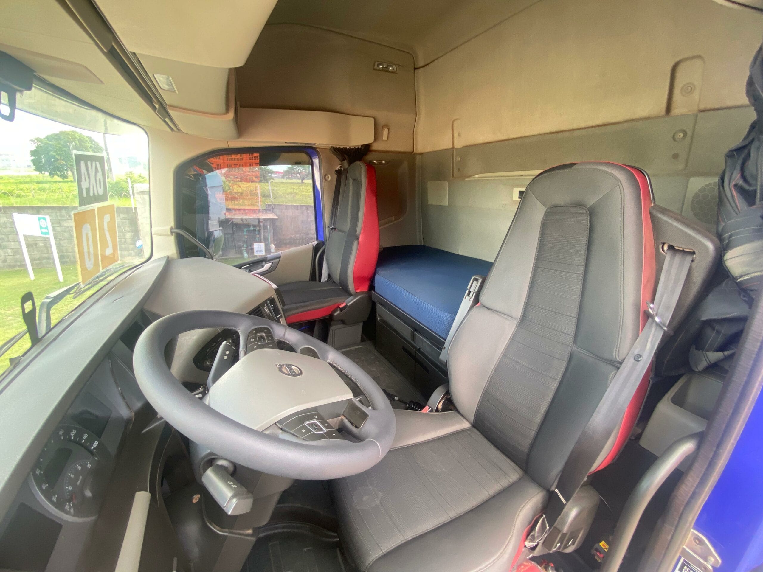 Caminhão Volvo FH 540 6x4T 2020 - Imagem 19