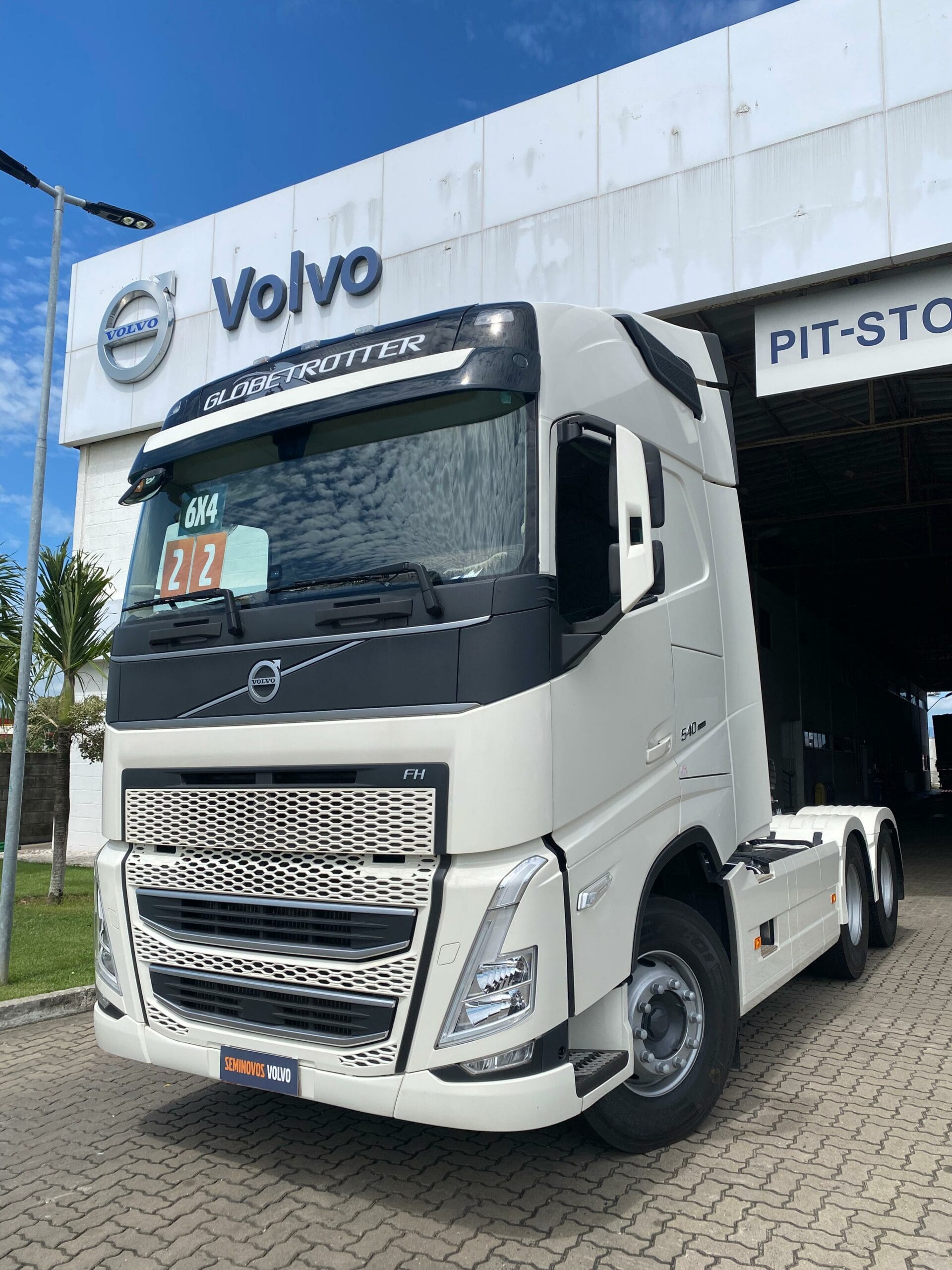 Caminhão Volvo FH 540 6x4T 2022 - Imagem 1