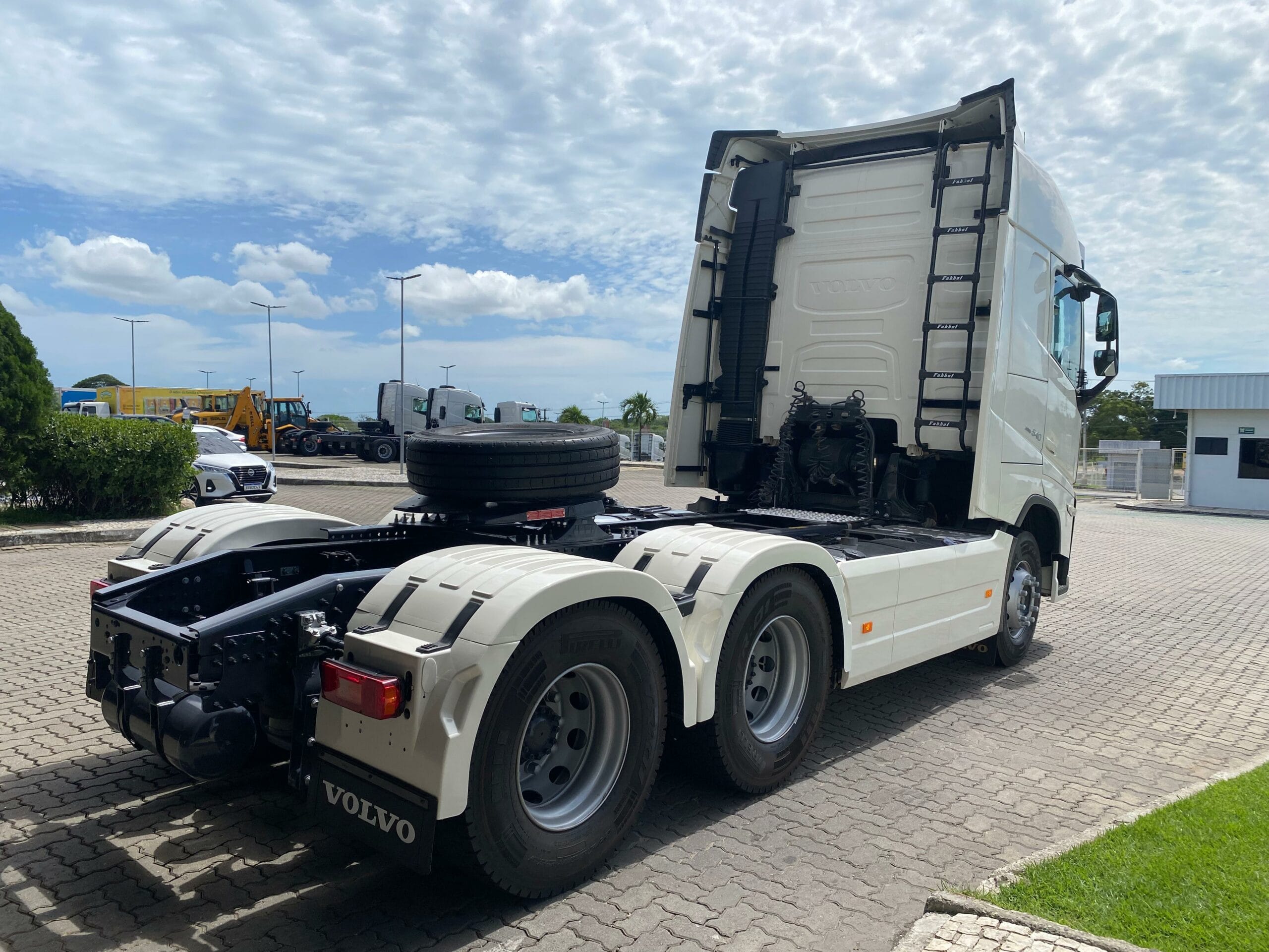 Caminhão Volvo FH 540 6x4T 2022 - Imagem 15