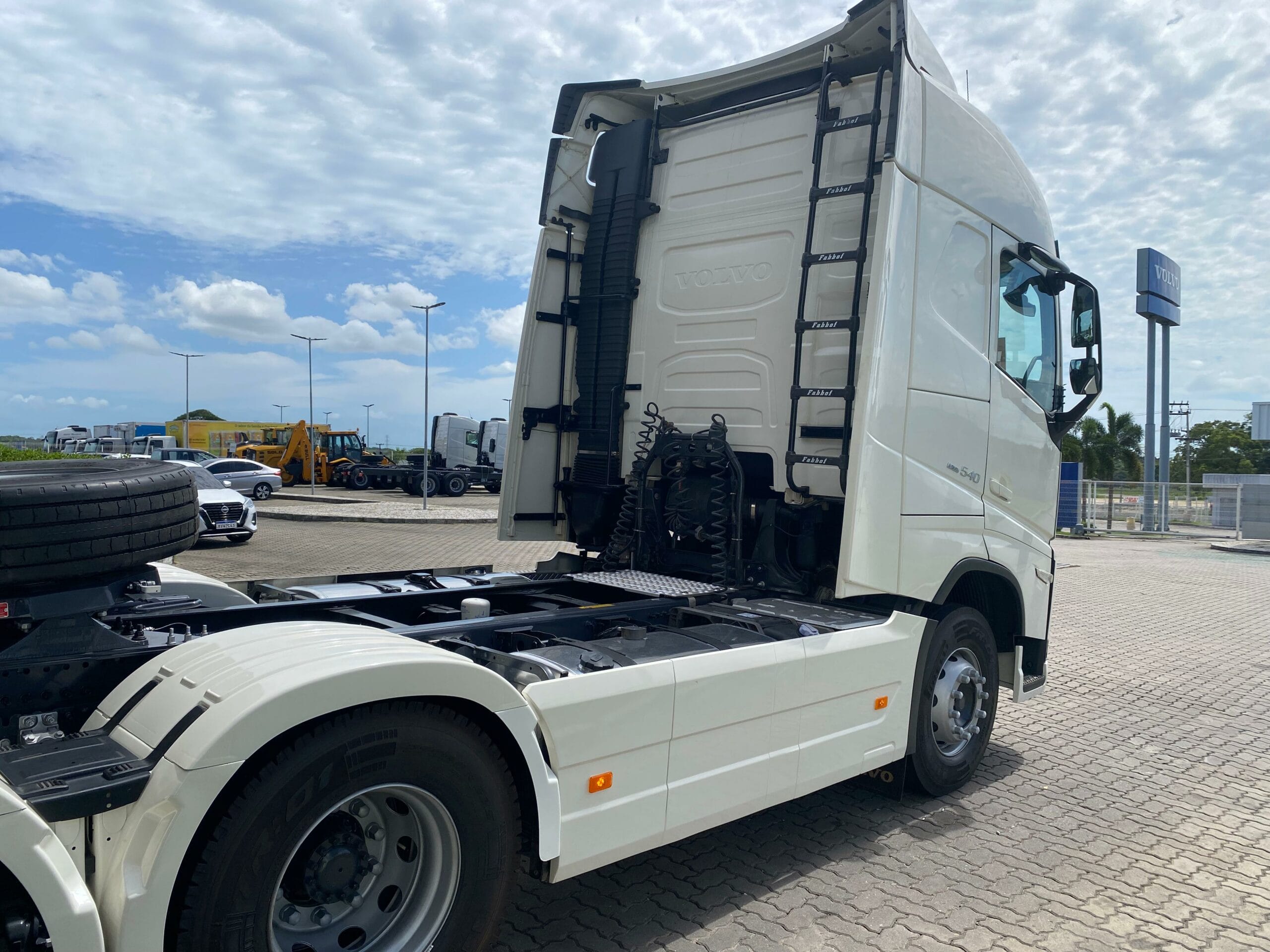 Caminhão Volvo FH 540 6x4T 2022 - Imagem 18