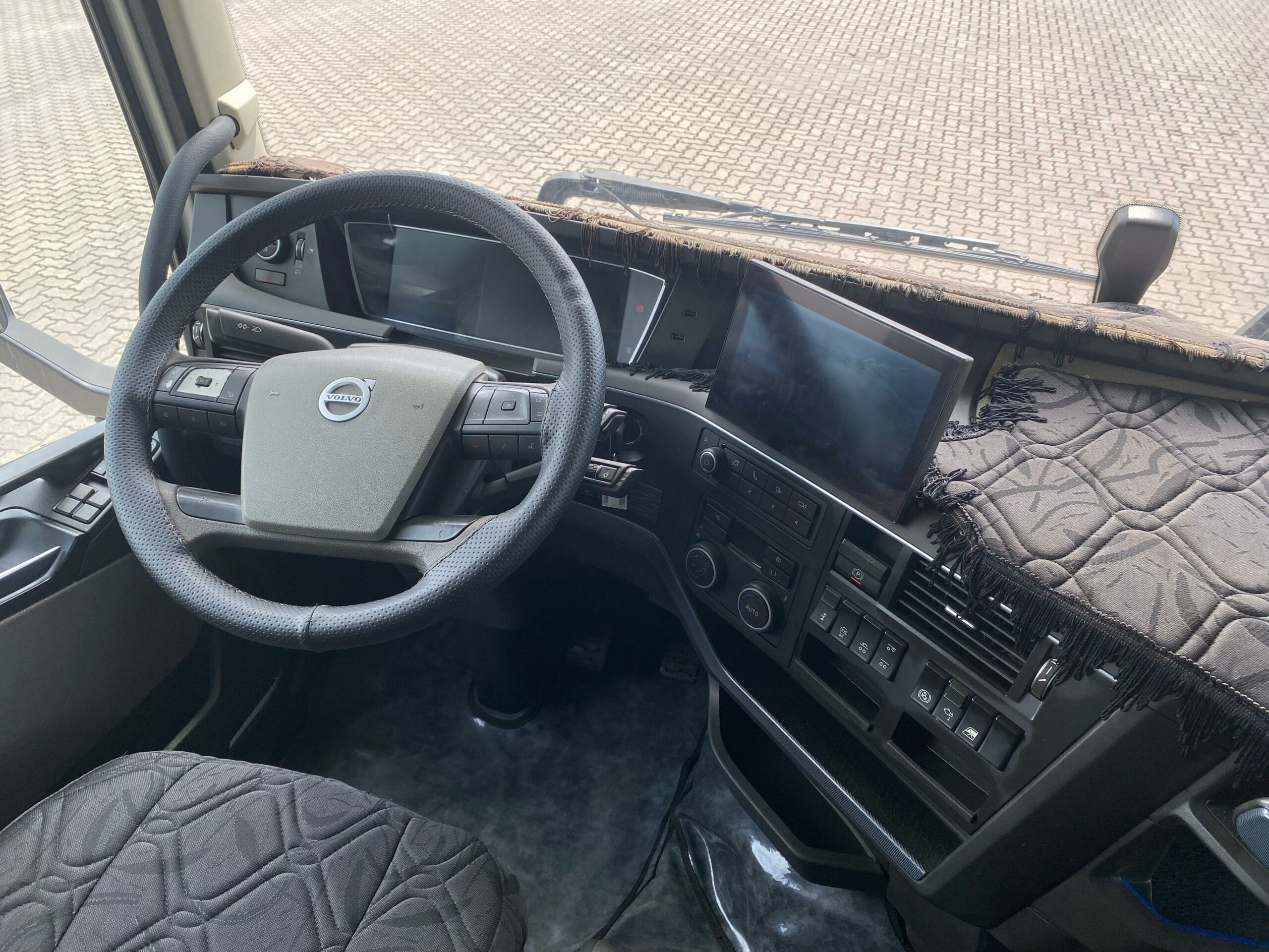 Caminhão Volvo FH 540 6x4T 2022 - Imagem 25