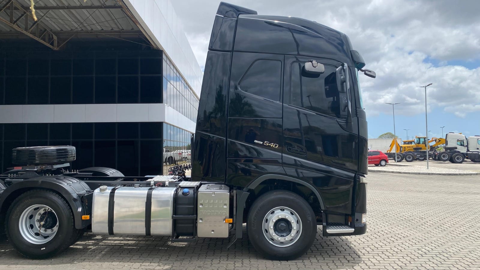 Caminhão Volvo FH 540 6x4T 2019 - Imagem 4