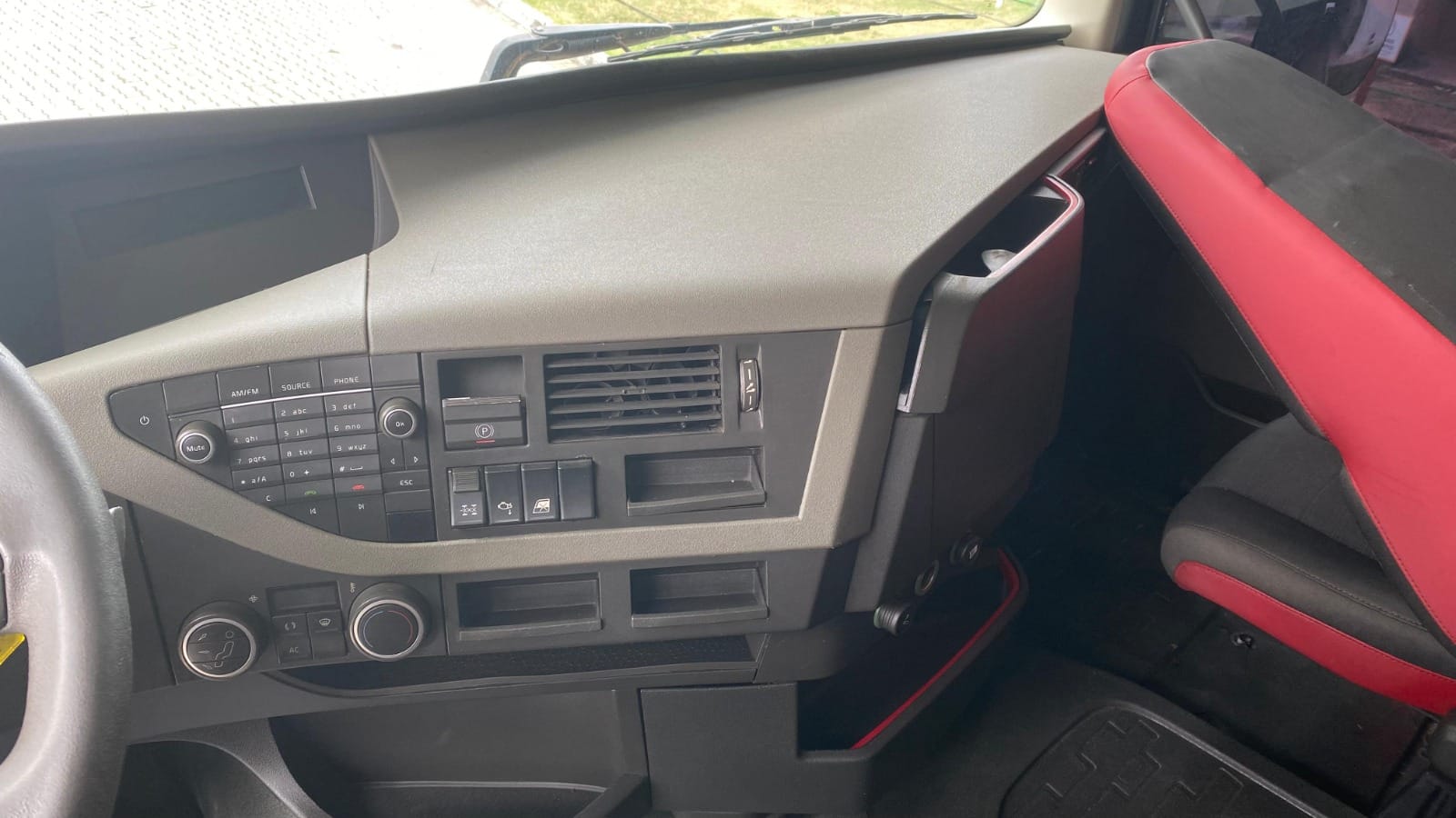 Caminhão Volvo FH 540 6x4T 2019 - Imagem 7