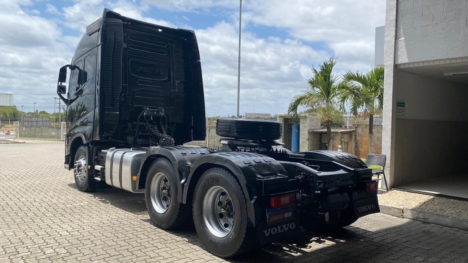 Caminhão Volvo FH 540 6x4T 2019 - Imagem 12