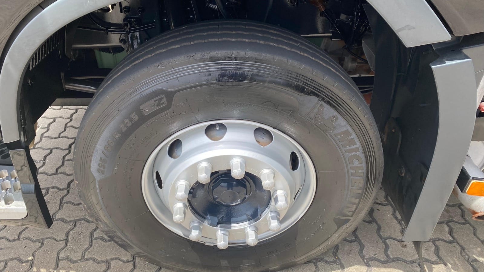 Caminhão Volvo FH 540 6x4T 2019 - Imagem 15