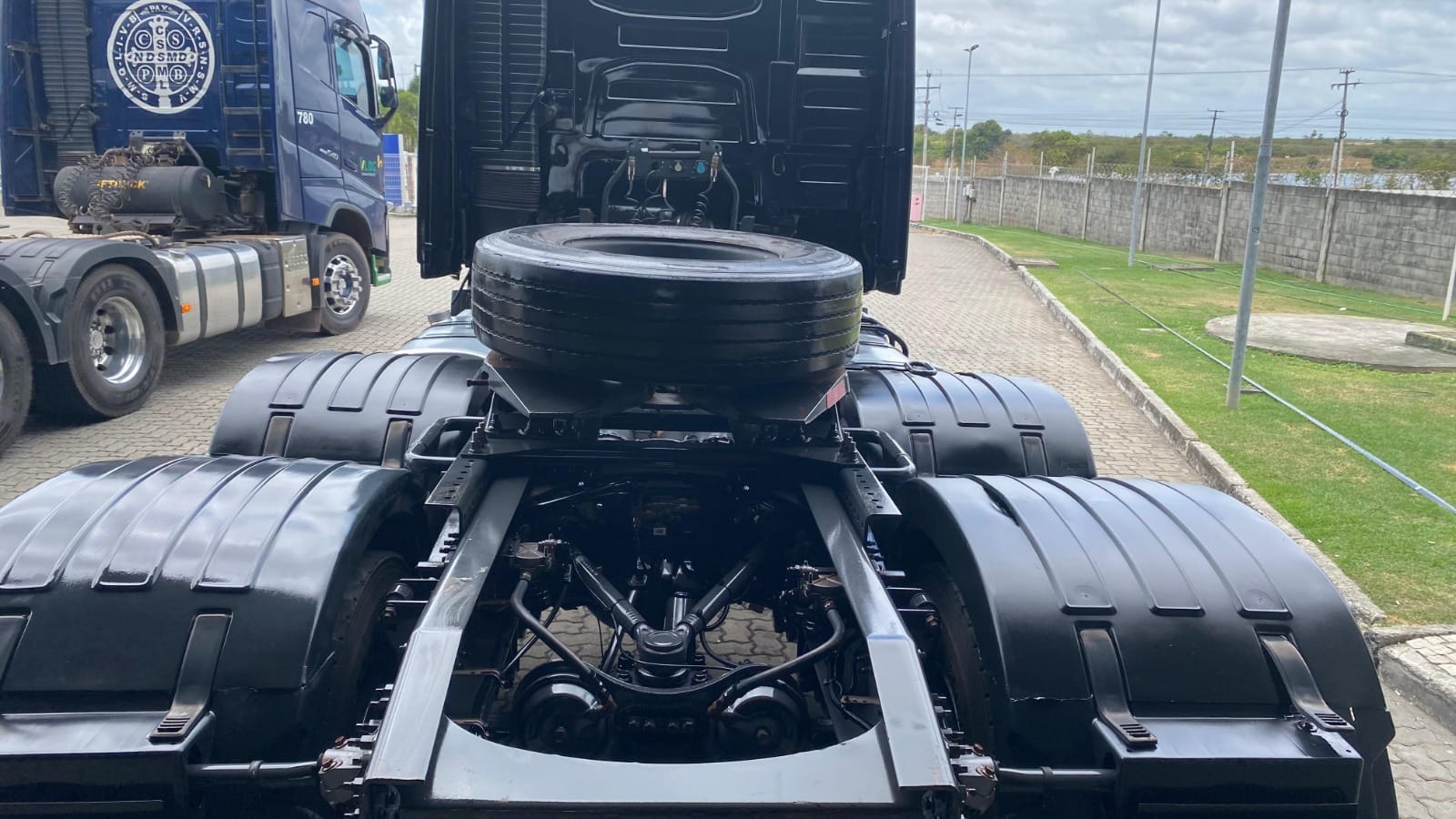 Caminhão Volvo FH 540 6x4T 2019 - Imagem 16
