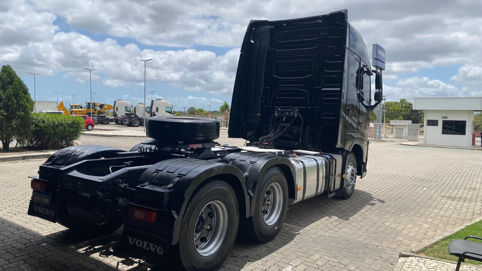 Caminhão Volvo FH 540 6x4T 2019 - Imagem 17