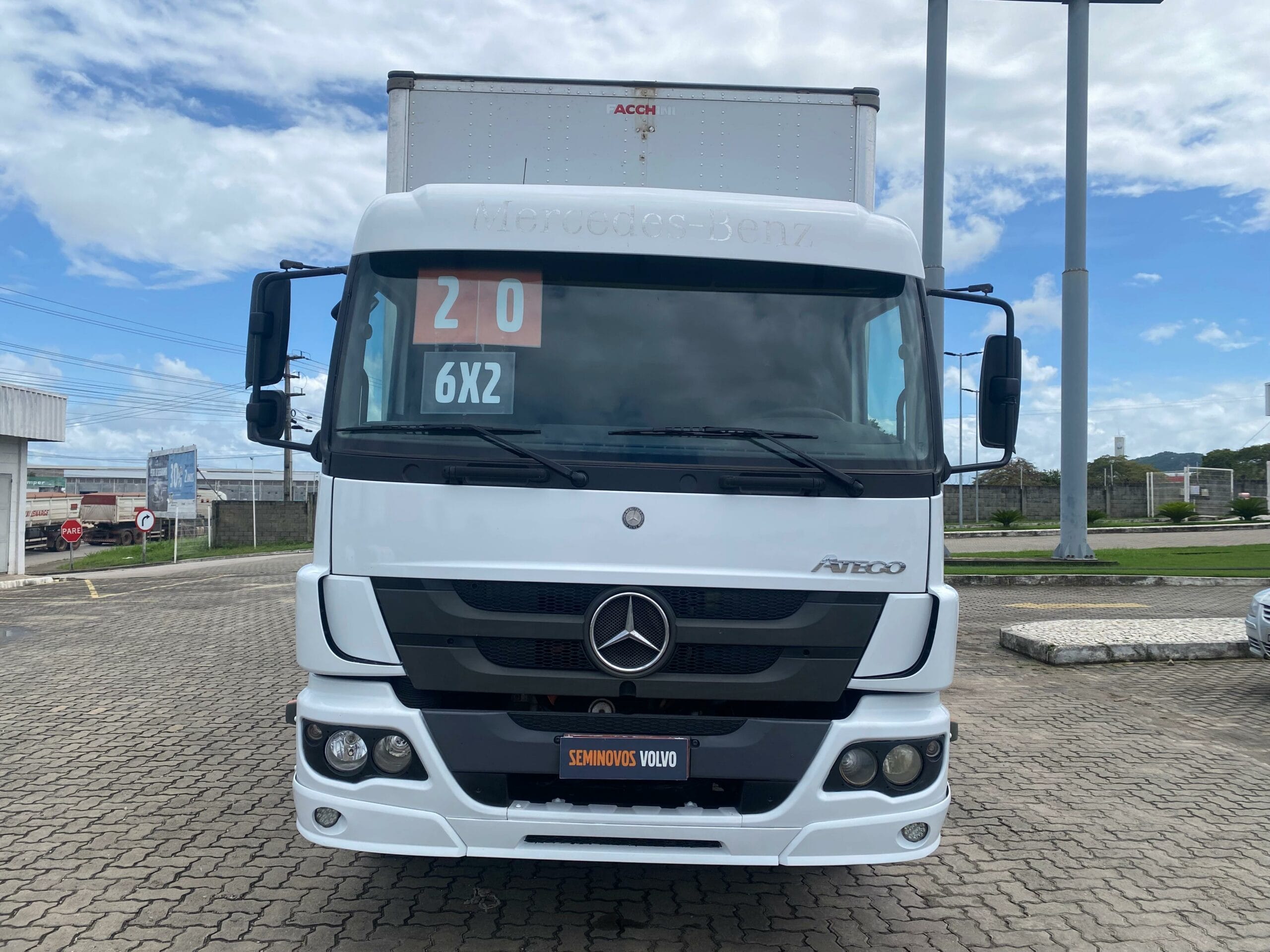 Caminhão Mercedes Benz Atego 2426 2020 - Imagem 2