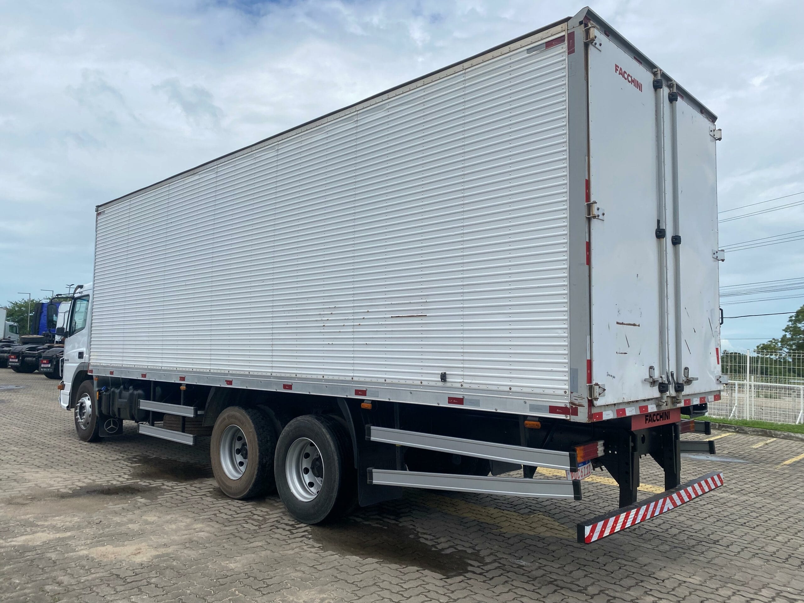 Caminhão Mercedes Benz Atego 2426 2020 - Imagem 4
