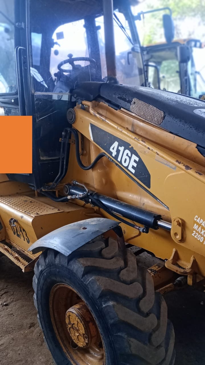 Retroescavadeira Caterpillar 416E 2012 - Imagem 8